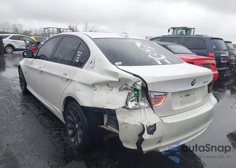 2011 BMW 328I xDrive z USA, uszkodzony, nr VIN WBAPK7G58BNN70902